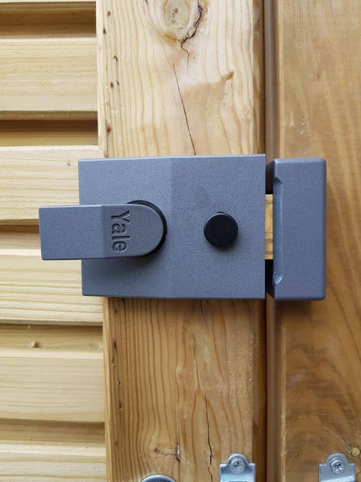 garden gate yale lock install nightlatch