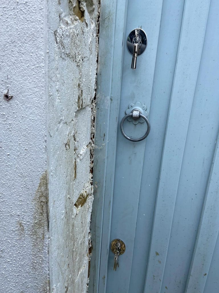 Lock view from the outside