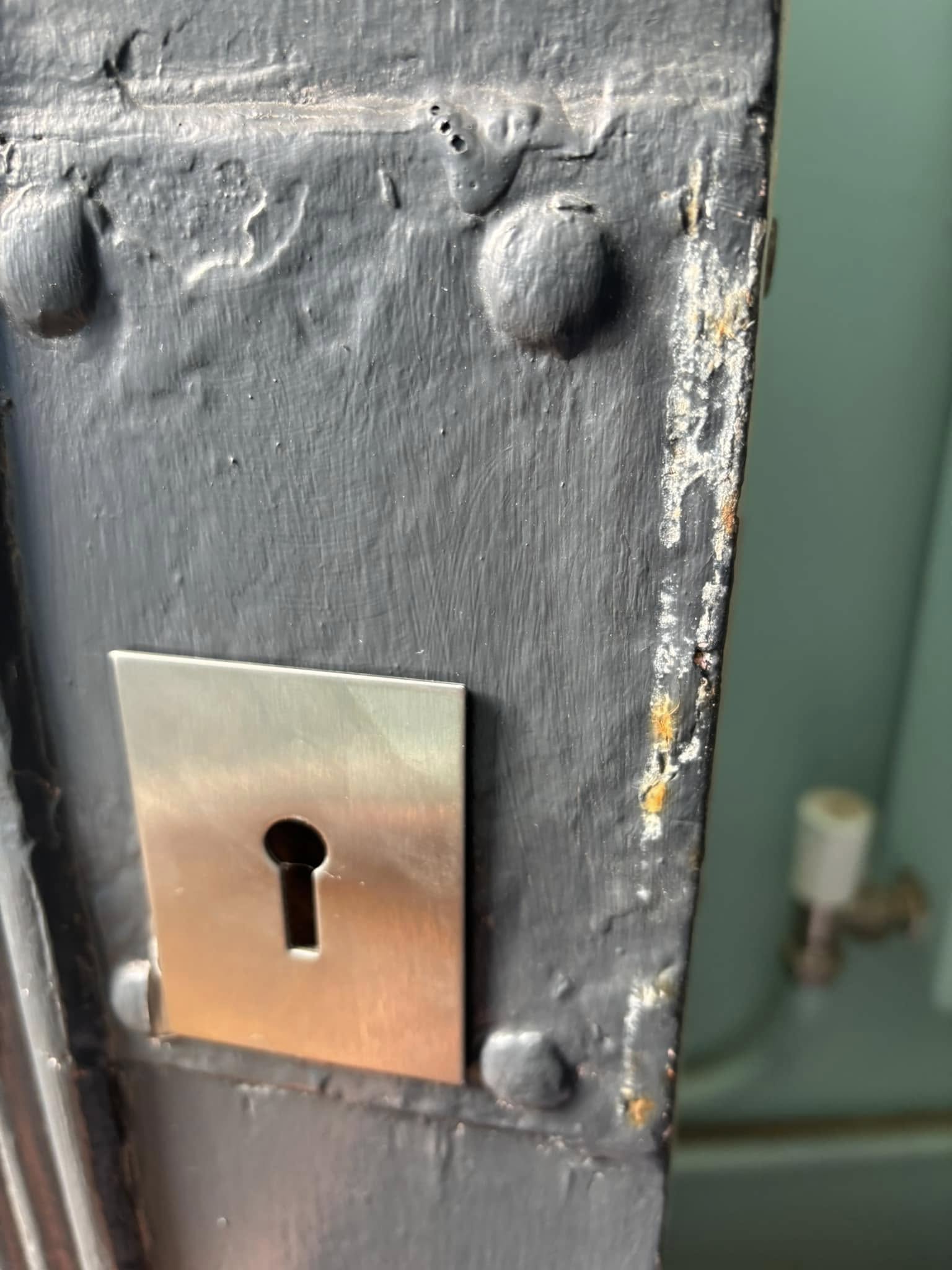 Lock metal plate