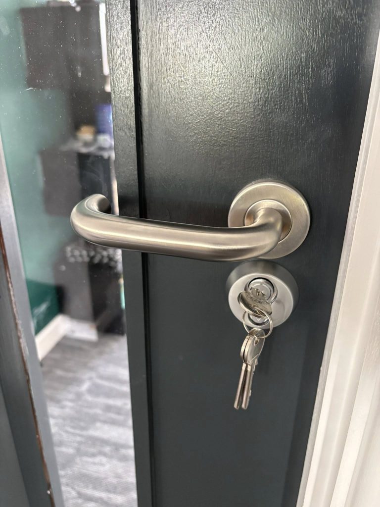 Front view of the sash lock with the keys in