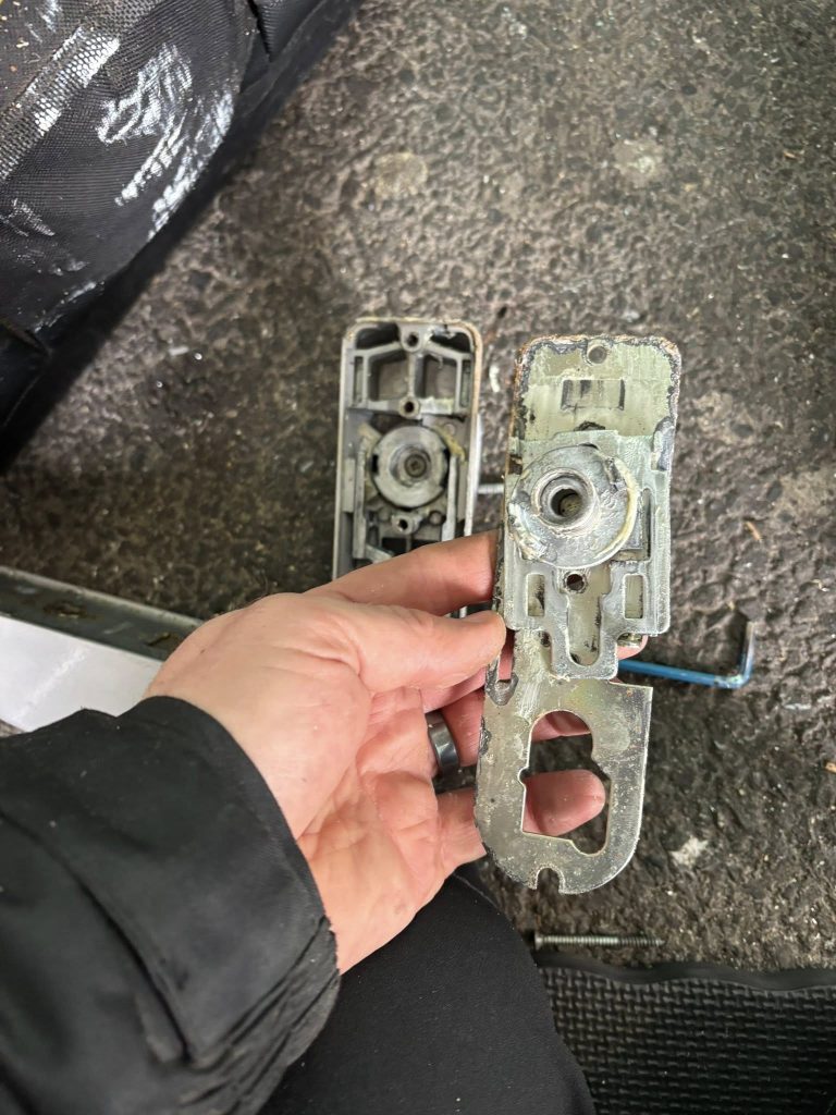 Disassembly of the lock mechanism